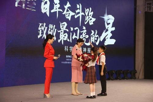 娱乐圈吃瓜作文素材,揭秘明星背后的“瓜”